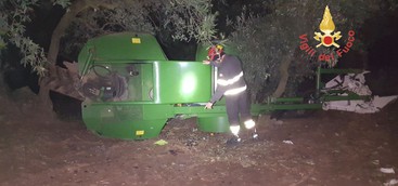 Si ribalta trattore, muore giovane nel Catanzarese