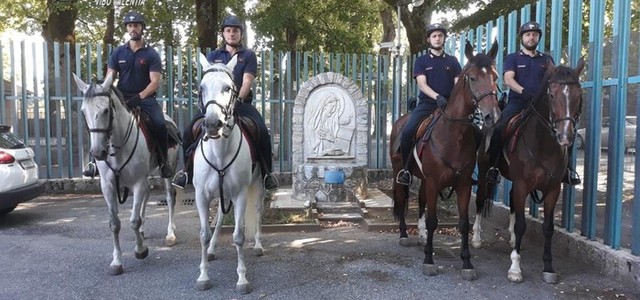 Carabinieri a cavallo a Serra San Bruno
