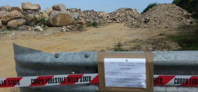 Sequestrata discarica rifiuti a Campana