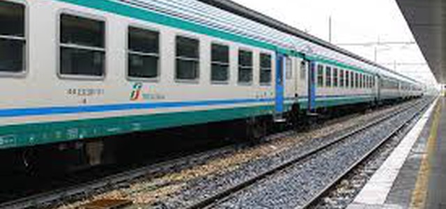 Codacons: Trenitalia in perenne ritardo, Calabresi doppiamente penalizzati, esposto all’antitrust per pubblicità ingannevole.