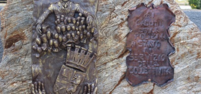 Ufficio Polizia di Frontiera Aerea di Lamezia Terme: inaugurata scultura dal titolo “ il poliziotto”