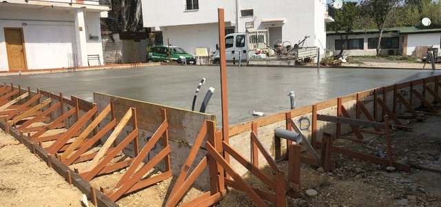 Sequestrata platea abusiva a Isola Capo Rizzuto