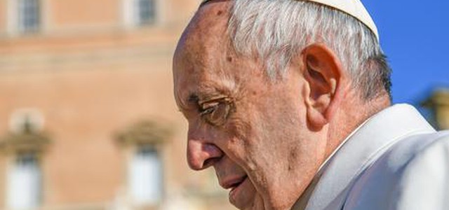 Papa Francesco: 'L'eutanasia non è una scelta di civiltà, la vita è intangibile'