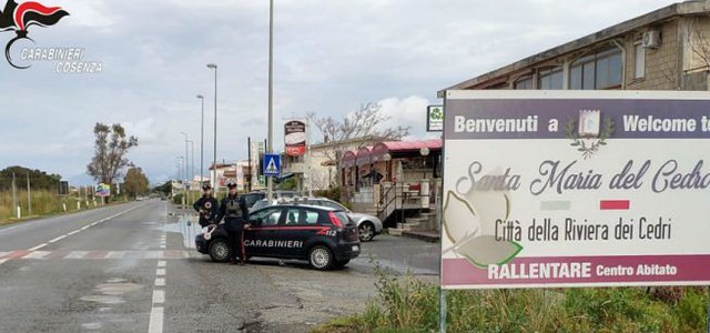 Lite per una ragazza in un locale, 35enne accoltella il suo rivale in amore