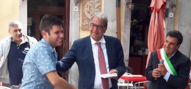 Viscomi alla consegna della Costituzione ai diciottenni: “Buona prassi da estendere"