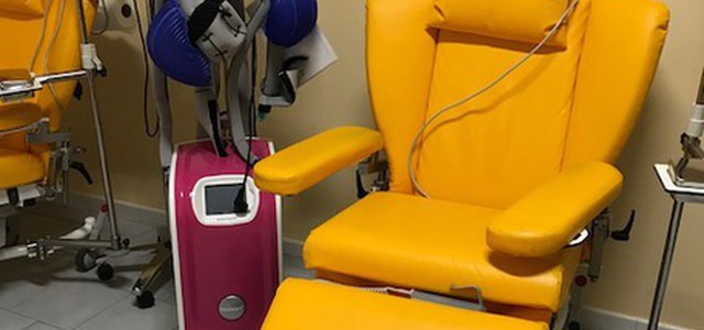 Macchinario unico in Calabria evita la caduta dei capelli alle donne sottoposte a chemioterapia