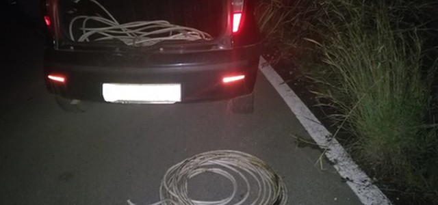 Sorpreso a rubare cavi in rame, arrestato