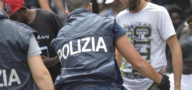 Sicurezza: blitz polizia in stazione Centrale a Milano