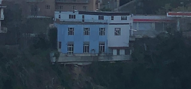 EDIFICIO RIONE DE FILIPPIS , SOPRALLUOGO CONGIUNTO FRA TECNICI COMUNALI, POLIZIA LOCALE E VIGILI DEL FUOCO / AVVIATE PROCEDURE DEL CASO, ALLO STATO NON RAVVISATO ELEMENTO DI PERICOLO IMMINENTE