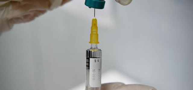 Bimbo non vaccinato escluso da scuola, la famiglia querela