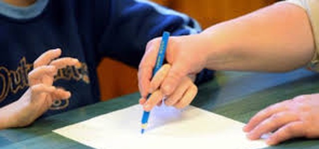 Marziale su ritardi nomina assistenti educativi: "E’ necessario che gli assistenti educativi si mobilitino in massa per far conoscere appieno l’importanza della loro funzione