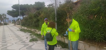 Prima giornata ecologica sul lungomare di Montauro