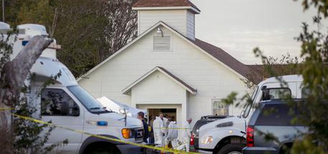 Texas, spari durante la messa in una chiesa: 26 morti