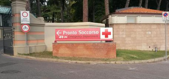 Padre ubriaco picchia bimba, è grave