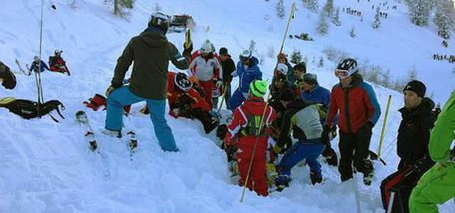 Valanga in Val Venosta, ragazza morta, grave la madre
