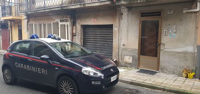 Maltrattata e privata della pensione, 2 arresti