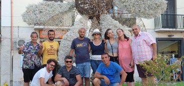 Spettacolo di colori nel quartiere Lido, Ursino (Catanzaro da vivere): "In Piazza Garibaldi installazioni artistiche di fiori per abbellire l'area"