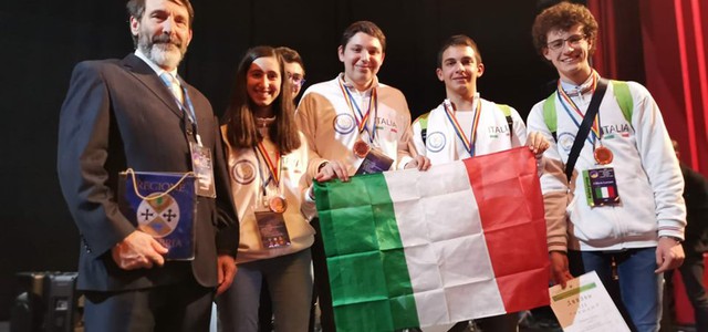 Tre calabresi sul podio delle Olimpiadi di Astronomia