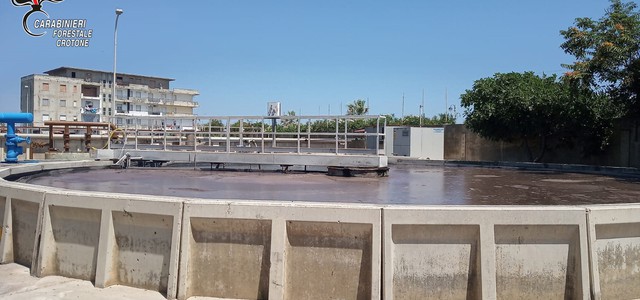 RILEVATE IRREGOLARITÀ NEL DEPURATORE DI CIRÒ MARINA - contestate pesanti sanzioni amministrative