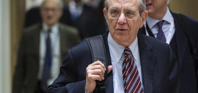Manovra, Padoan: "Al lavoro per implementare misure"