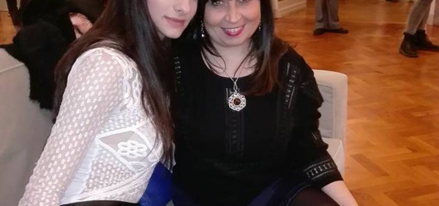 La modella catanzarese Anna Chiarella con i protagonisti del Festival di Sanremo