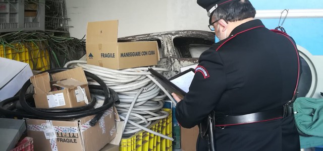 80 mila euro di refurtiva rinvenuta in un magazzino, 4 denunce