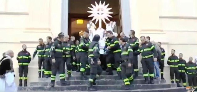 Catanzaro celebra il Venerdì Santo con la Naca (VIDEO)