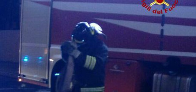 Intimidazione ad azienda, bruciati mezzi