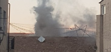 Debellato incendio in centro: rapido intervento dei Vigli del Fuoco.