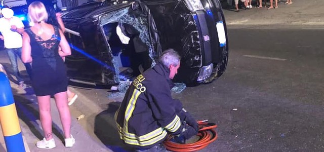 Auto si ribalta sulla SS 106, ferito conducente