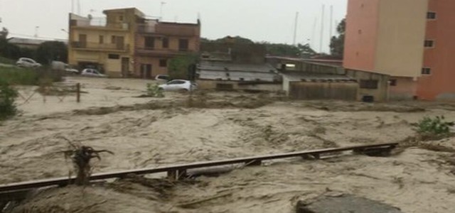 Maltempo: bomba d'acqua a Sciacca. Allerta rossa in Sicilia e Calabria