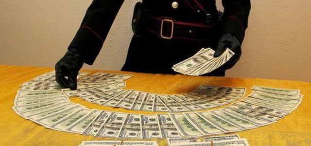 Pregiudicato calabrese arrestato a Milano con 39mila dollari falsi