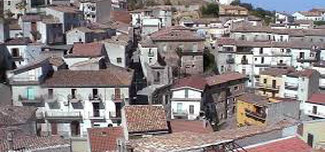 Un’Area per commemorare i Martiri di Tutte le Guerre e delle Persecuzioni razziali e politiche a Crosia