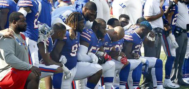 Lega football Usa consentirà protesta atleti durante inno