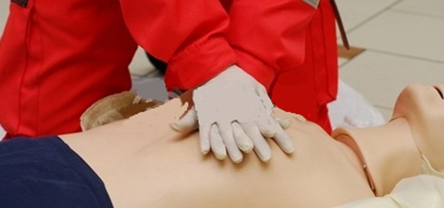 L'assessore Concolino al corso di primo soccorso presso l'Istituto comprensivo Casalinuovo