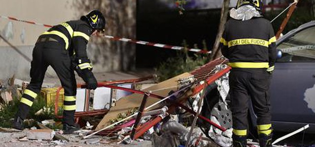 Esplosione a Crotone, due morti: sempre grave bimba (VIDEO)
