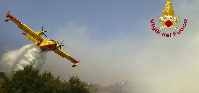 Incendio vicinanze agglomerati residenziali