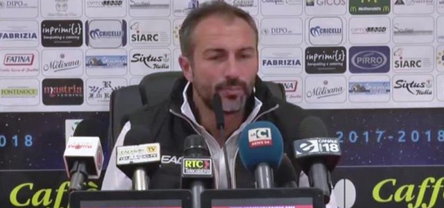 Catanzaro-Cosenza 2-1, Dionigi: "Stiamo crescendo, i ragazzi si sono allenati come animali" (VIDEO)