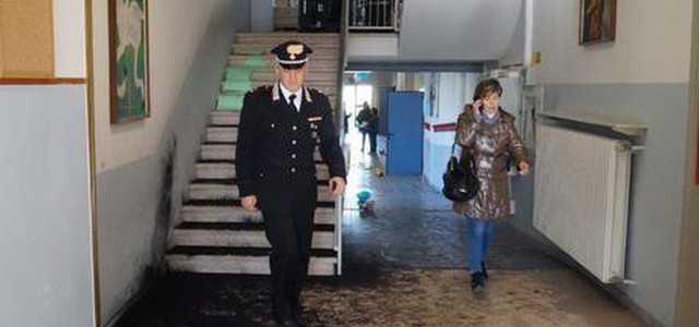 Assalto a liceo, 3 studenti denunciati