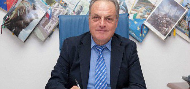 Bancarotta fraudolenta e autoriciclaggio, arrestati il sindaco di Maierà e suo figlio