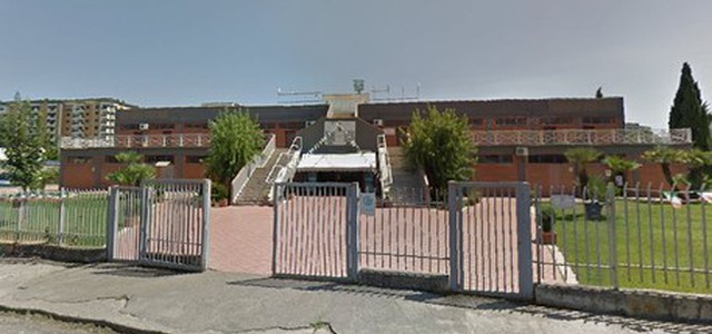 Bimbo morto in piscina, assolti imputati