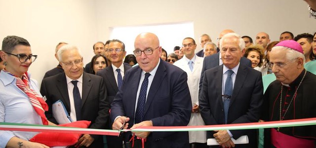 Oliverio inaugura unità operativa di riabilitazione a Lamezia