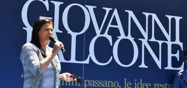 Santelli ricorda Falcone a San Luca: "Le persone per bene devono camminare a schiena dritta"