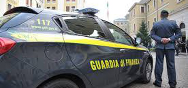 Ancora bufera sulla politica calabrese, indagati tra gli altri Oliverio, Adamo, Occhiuto.