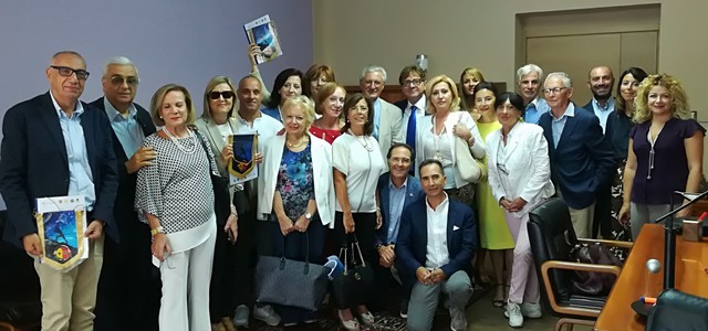COME SEI BELLA, LA MALATTIA NON DEVE FAR SFIORIRE LA BELLEZZA DELLA DONNE - PRESENTATO IL SERVICE PROMOSSO DA LIONS E SOROPTIMIST
