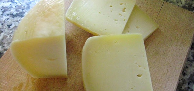 Falso pecorino crotonese, due indagati