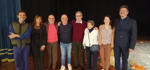 Arte e solidarietà, in scena al Teatro Comunale di Catanzaro Francesco Colella con “Meno di due”. L’abbraccio della città al suo generoso artista e al Centro calabrese di solidarietà Ets