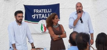 Fratelli d’Italia scende in piazza per dire no al governo salva poltrone