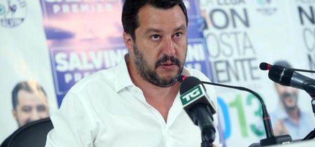 Salvini a Saviano,fatti vita a spese tue
