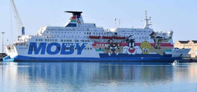 Migranti, nave-quarantena in 2-3 giorni